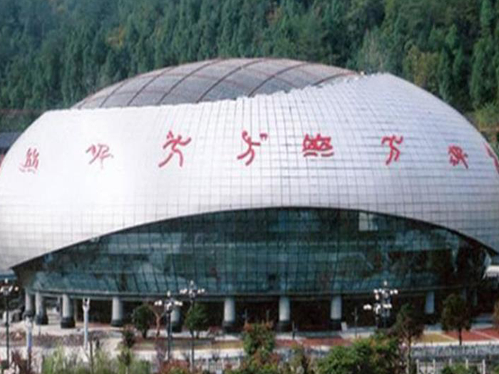 偃师体育中心球形网架加工安装